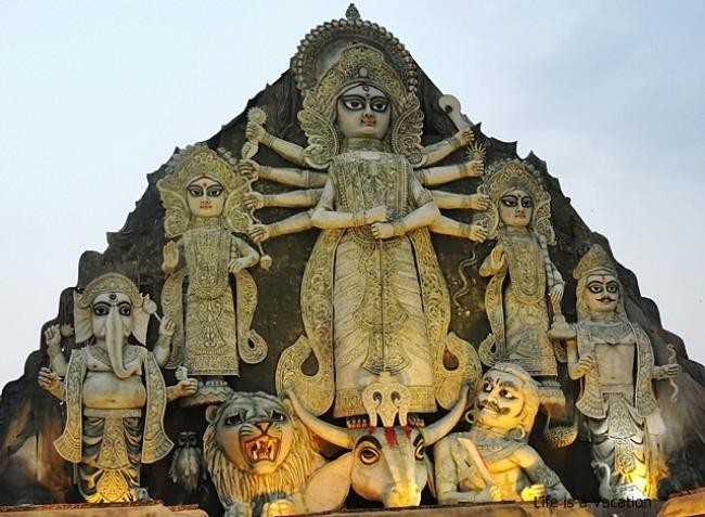Deshapriya Park Durga Puja