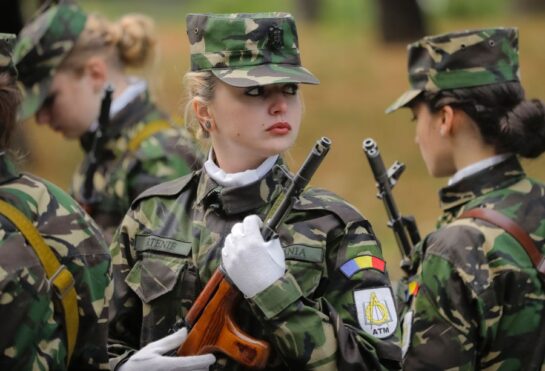 10 Most Attractive Female Armed Forces in the World - Awesome India