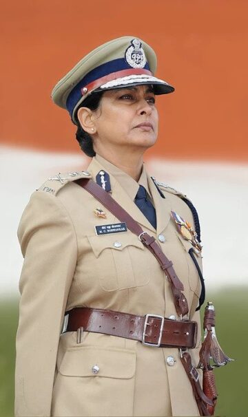 Top 10 Beautiful Ias And Ips Officers In India Awesome India